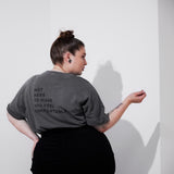 THE ROUND T | grey // black | BACK PRINT