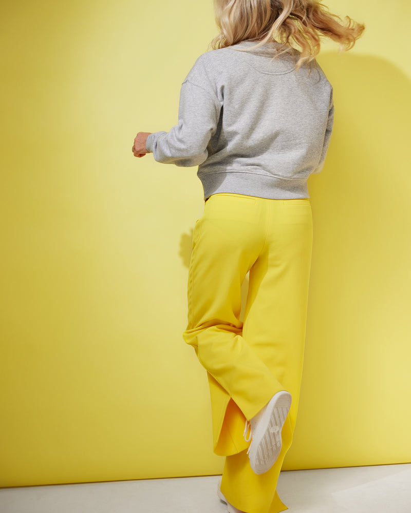 THE CROP SWEAT | grey // neon yellow | front print